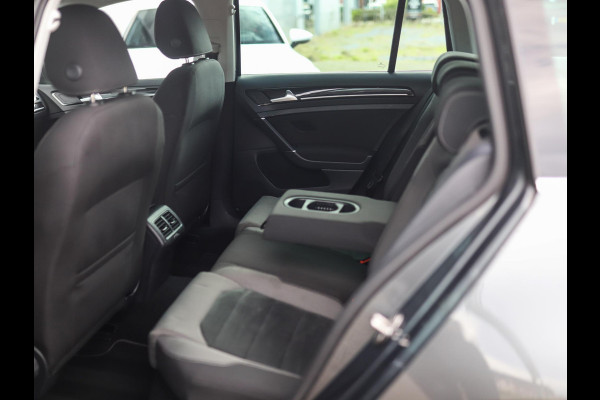 Volkswagen GOLF Variant 1.5 TSI Highline Business R -Line | Keyless | Massage | Trekhaak | Stoelverw. | PDC