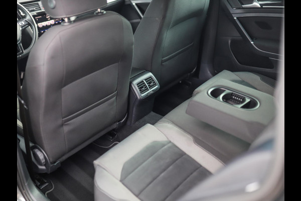 Volkswagen GOLF Variant 1.5 TSI Highline Business R -Line | Keyless | Massage | Trekhaak | Stoelverw. | PDC