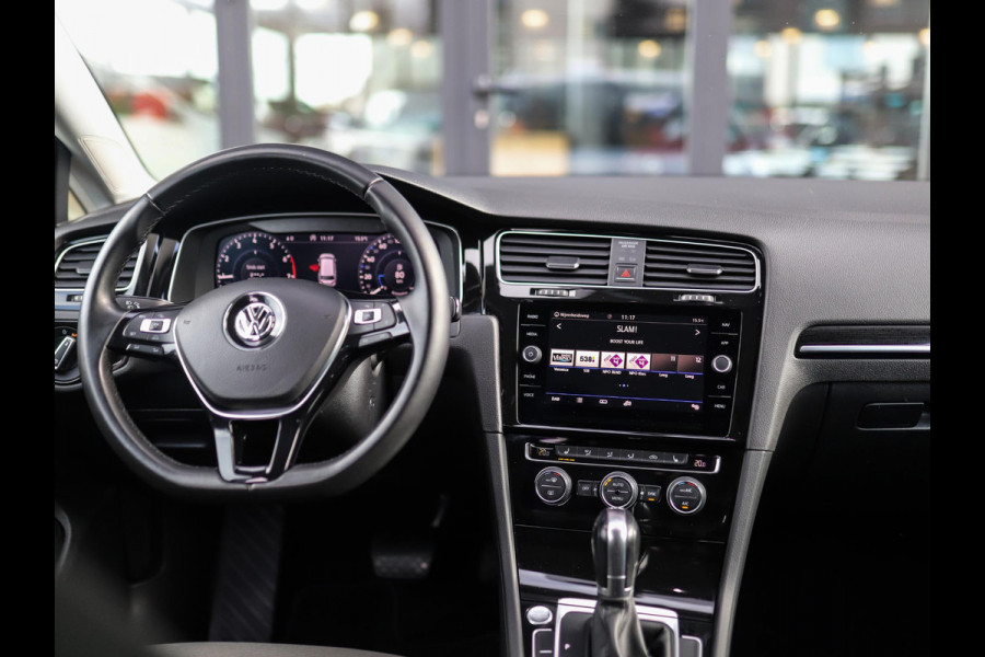 Volkswagen GOLF Variant 1.5 TSI Highline Business R -Line | Keyless | Massage | Trekhaak | Stoelverw. | PDC