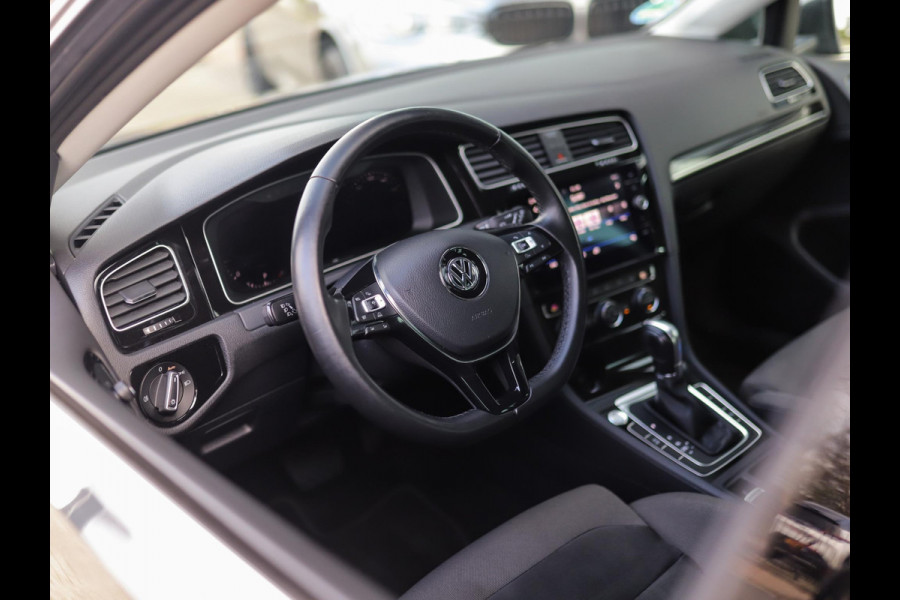 Volkswagen GOLF Variant 1.5 TSI Highline Business R -Line | Keyless | Massage | Trekhaak | Stoelverw. | PDC