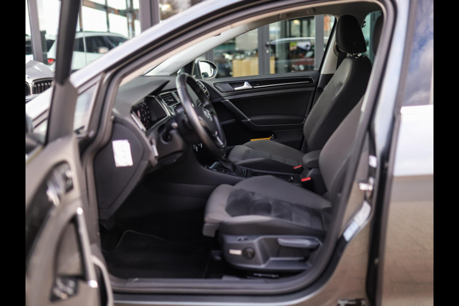 Volkswagen GOLF Variant 1.5 TSI Highline Business R -Line | Keyless | Massage | Trekhaak | Stoelverw. | PDC
