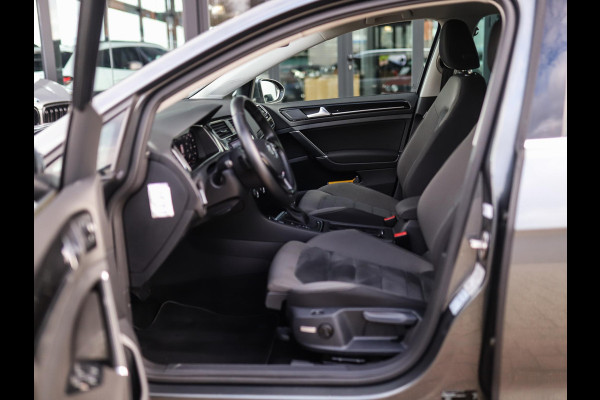 Volkswagen GOLF Variant 1.5 TSI Highline Business R -Line | Keyless | Massage | Trekhaak | Stoelverw. | PDC