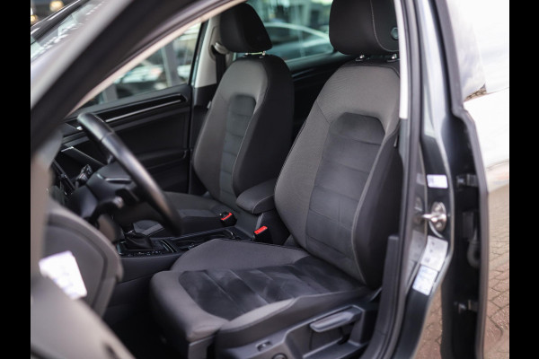 Volkswagen GOLF Variant 1.5 TSI Highline Business R -Line | Keyless | Massage | Trekhaak | Stoelverw. | PDC