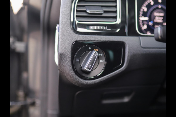Volkswagen GOLF Variant 1.5 TSI Highline Business R -Line | Keyless | Massage | Trekhaak | Stoelverw. | PDC