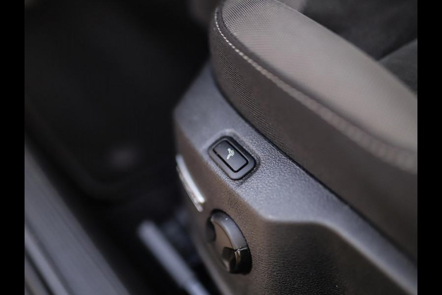 Volkswagen GOLF Variant 1.5 TSI Highline Business R -Line | Keyless | Massage | Trekhaak | Stoelverw. | PDC