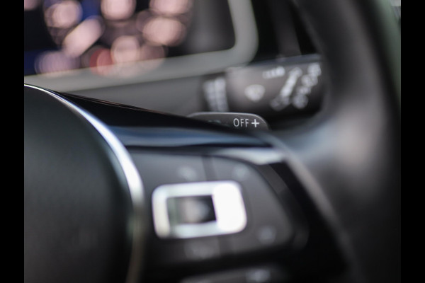 Volkswagen GOLF Variant 1.5 TSI Highline Business R -Line | Keyless | Massage | Trekhaak | Stoelverw. | PDC