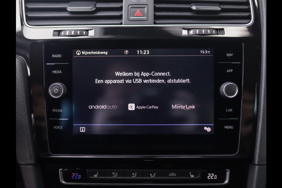 Volkswagen GOLF Variant 1.5 TSI Highline Business R -Line | Keyless | Massage | Trekhaak | Stoelverw. | PDC