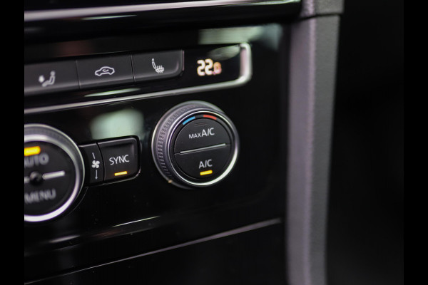 Volkswagen GOLF Variant 1.5 TSI Highline Business R -Line | Keyless | Massage | Trekhaak | Stoelverw. | PDC