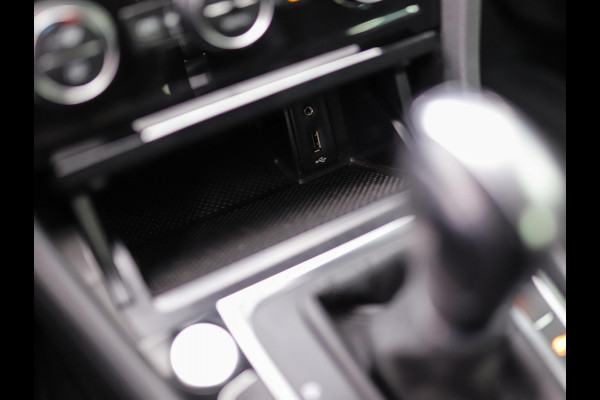 Volkswagen GOLF Variant 1.5 TSI Highline Business R -Line | Keyless | Massage | Trekhaak | Stoelverw. | PDC