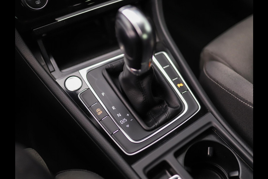 Volkswagen GOLF Variant 1.5 TSI Highline Business R -Line | Keyless | Massage | Trekhaak | Stoelverw. | PDC