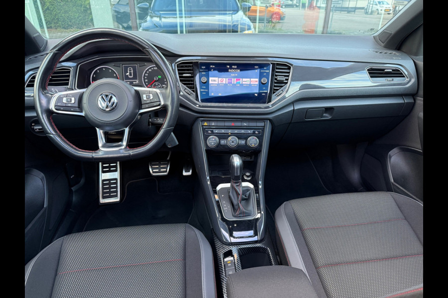 Volkswagen T-Roc 1.5 TSI Sport - Automaat - Pano/schuifdak - Navi - Parkeerhulp