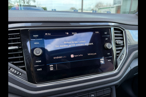 Volkswagen T-Roc 1.5 TSI Sport - Automaat - Pano/schuifdak - Navi - Parkeerhulp