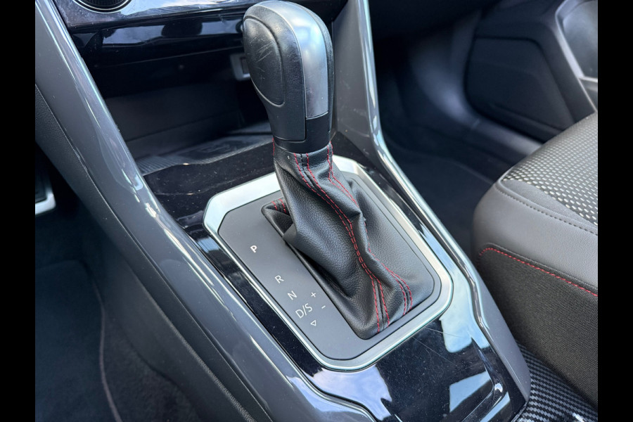 Volkswagen T-Roc 1.5 TSI Sport - Automaat - Pano/schuifdak - Navi - Parkeerhulp