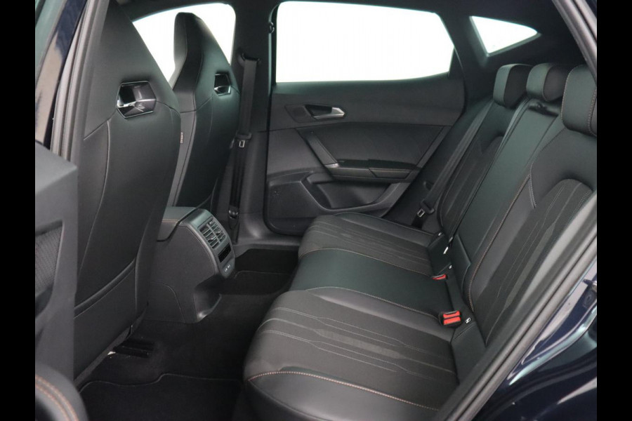 CUPRA Formentor 1.4 eHybrid VZ | 245pk | Stoelverwarming | Camera | Adaptive cruise | Sfeerverlichting | Navigatie | Keyless | 19'' | Stuurverwarming | Full LED | Sportstoelen | PHEV | Plug In