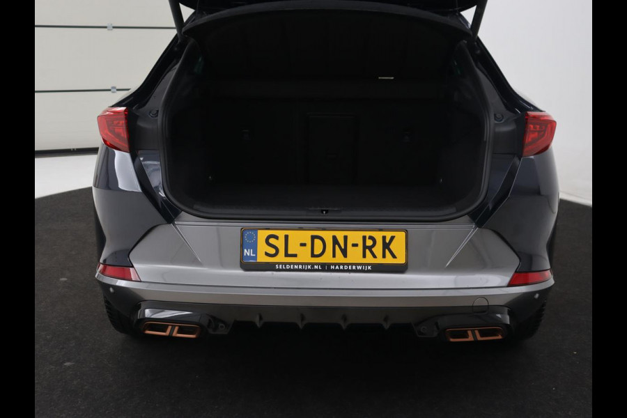 CUPRA Formentor 1.4 eHybrid VZ | 245pk | Stoelverwarming | Camera | Adaptive cruise | Sfeerverlichting | Navigatie | Keyless | 19'' | Stuurverwarming | Full LED | Sportstoelen | PHEV | Plug In