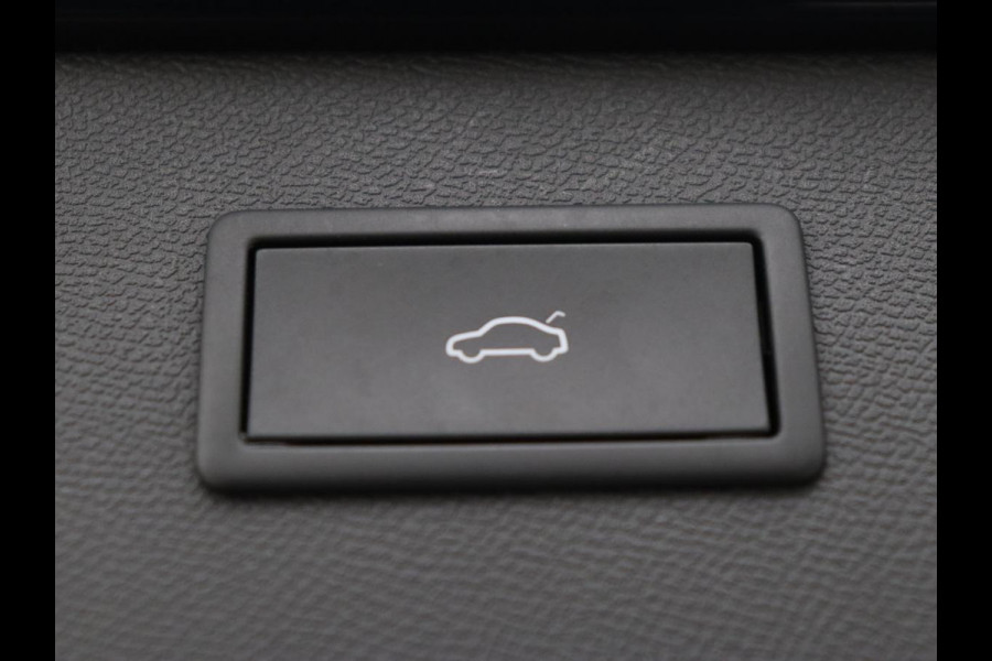 CUPRA Formentor 1.4 eHybrid VZ | 245pk | Stoelverwarming | Camera | Adaptive cruise | Sfeerverlichting | Navigatie | Keyless | 19'' | Stuurverwarming | Full LED | Sportstoelen | PHEV | Plug In