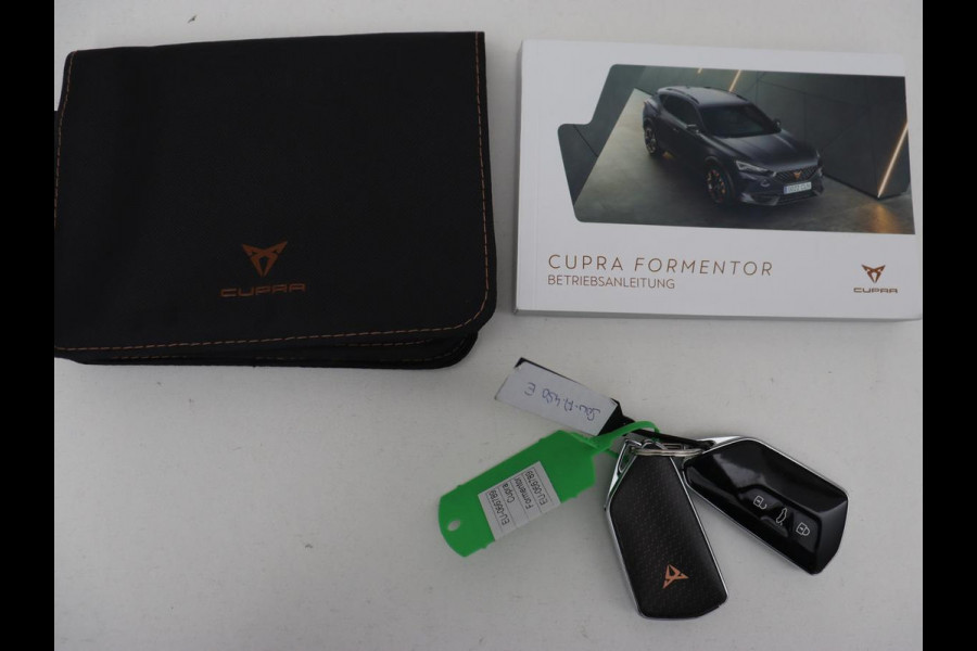 CUPRA Formentor 1.4 eHybrid VZ | 245pk | Stoelverwarming | Camera | Adaptive cruise | Sfeerverlichting | Navigatie | Keyless | 19'' | Stuurverwarming | Full LED | Sportstoelen | PHEV | Plug In