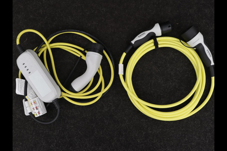 CUPRA Formentor 1.4 eHybrid VZ | 245pk | Stoelverwarming | Camera | Adaptive cruise | Sfeerverlichting | Navigatie | Keyless | 19'' | Stuurverwarming | Full LED | Sportstoelen | PHEV | Plug In