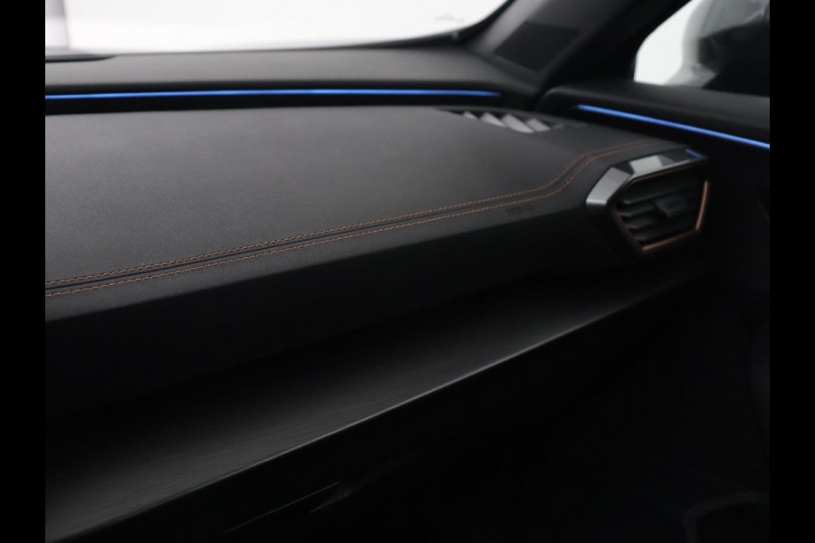 CUPRA Formentor 1.4 eHybrid VZ | 245pk | Stoelverwarming | Camera | Adaptive cruise | Sfeerverlichting | Navigatie | Keyless | 19'' | Stuurverwarming | Full LED | Sportstoelen | PHEV | Plug In