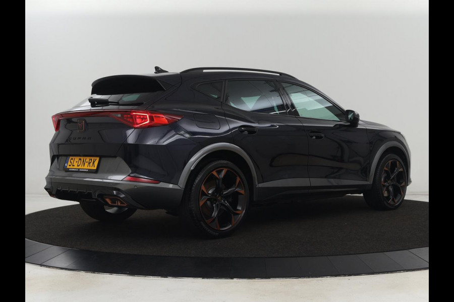 CUPRA Formentor 1.4 eHybrid VZ | 245pk | Stoelverwarming | Camera | Adaptive cruise | Sfeerverlichting | Navigatie | Keyless | 19'' | Stuurverwarming | Full LED | Sportstoelen | PHEV | Plug In