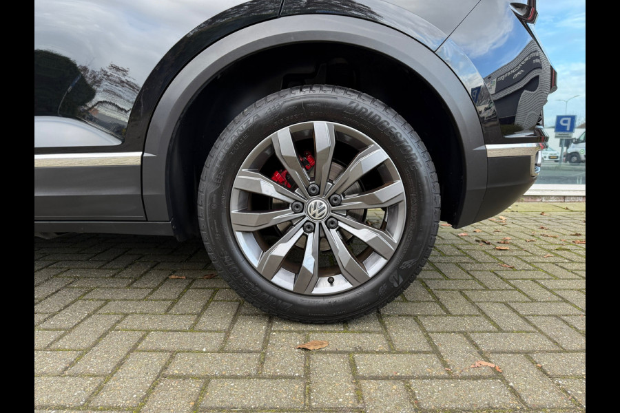 Volkswagen T-Roc 1.5 TSI Sport - Automaat - Pano/schuifdak - Navi - Parkeerhulp