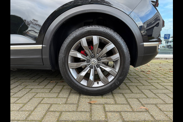 Volkswagen T-Roc 1.5 TSI Sport - Automaat - Pano/schuifdak - Navi - Parkeerhulp