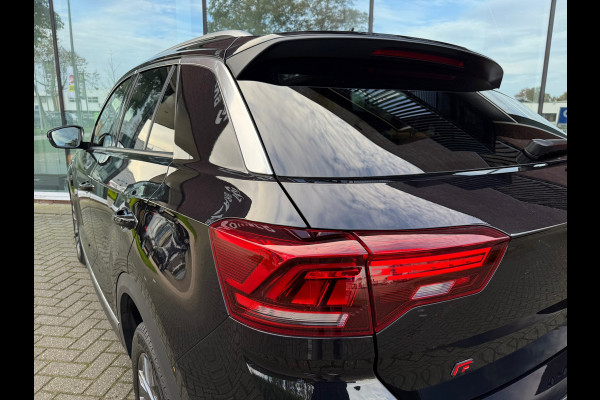 Volkswagen T-Roc 1.5 TSI Sport - Automaat - Pano/schuifdak - Navi - Parkeerhulp