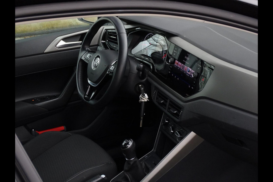 Volkswagen Polo 1.0 TSI Parkeersensor Carplay Navi Adapt Cru