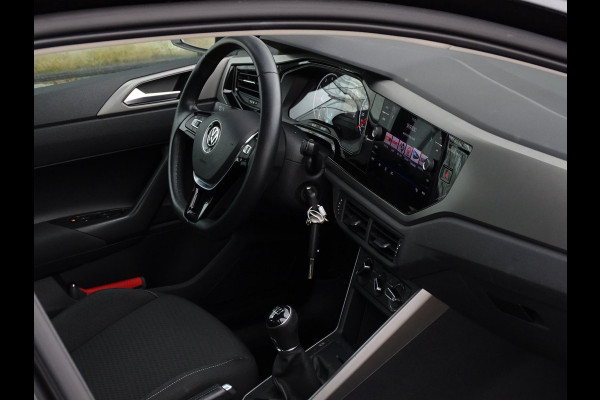 Volkswagen Polo 1.0 TSI Parkeersensor Carplay Navi Adapt Cru