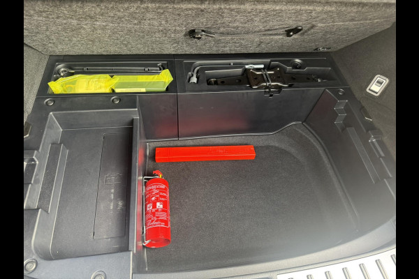 Lexus NX 300h AWD Luxury Line Trekhaak DAB Camera Navigatie Led Lane assist