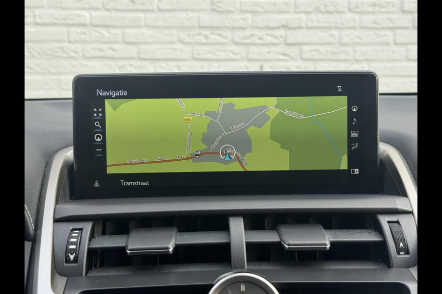 Lexus NX 300h AWD Luxury Line Trekhaak DAB Camera Navigatie Led Lane assist