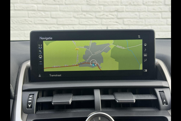 Lexus NX 300h AWD Luxury Line Trekhaak DAB Camera Navigatie Led Lane assist