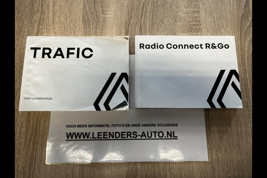 Renault Trafic 2.0 dCi 110pk euro6 T30 L2H1 Comfort 3Persoons, Airco, CruiseControl, Trekhaak, RIJKLAARPRIJS! NEDERLANDSE BUS!