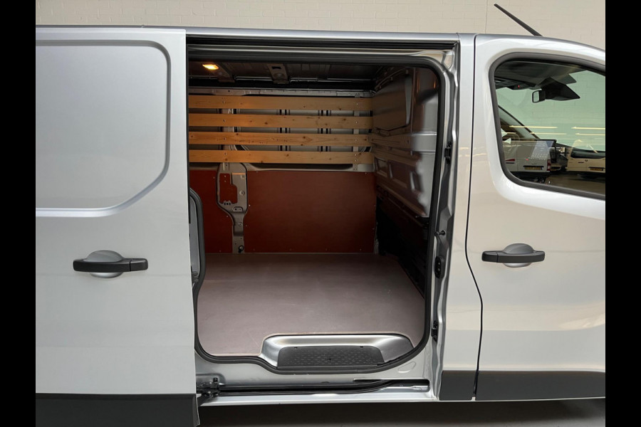 Renault Trafic 2.0 dCi 110pk euro6 T30 L2H1 Comfort 3Persoons, Airco, CruiseControl, Trekhaak, RIJKLAARPRIJS! NEDERLANDSE BUS!