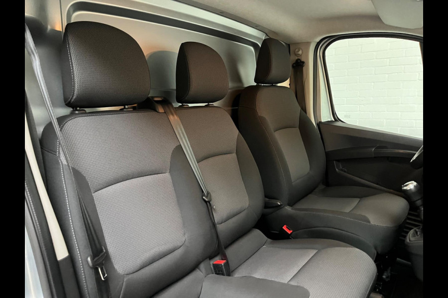 Renault Trafic 2.0 dCi 110pk euro6 T30 L2H1 Comfort 3Persoons, Airco, CruiseControl, Trekhaak, RIJKLAARPRIJS! NEDERLANDSE BUS!