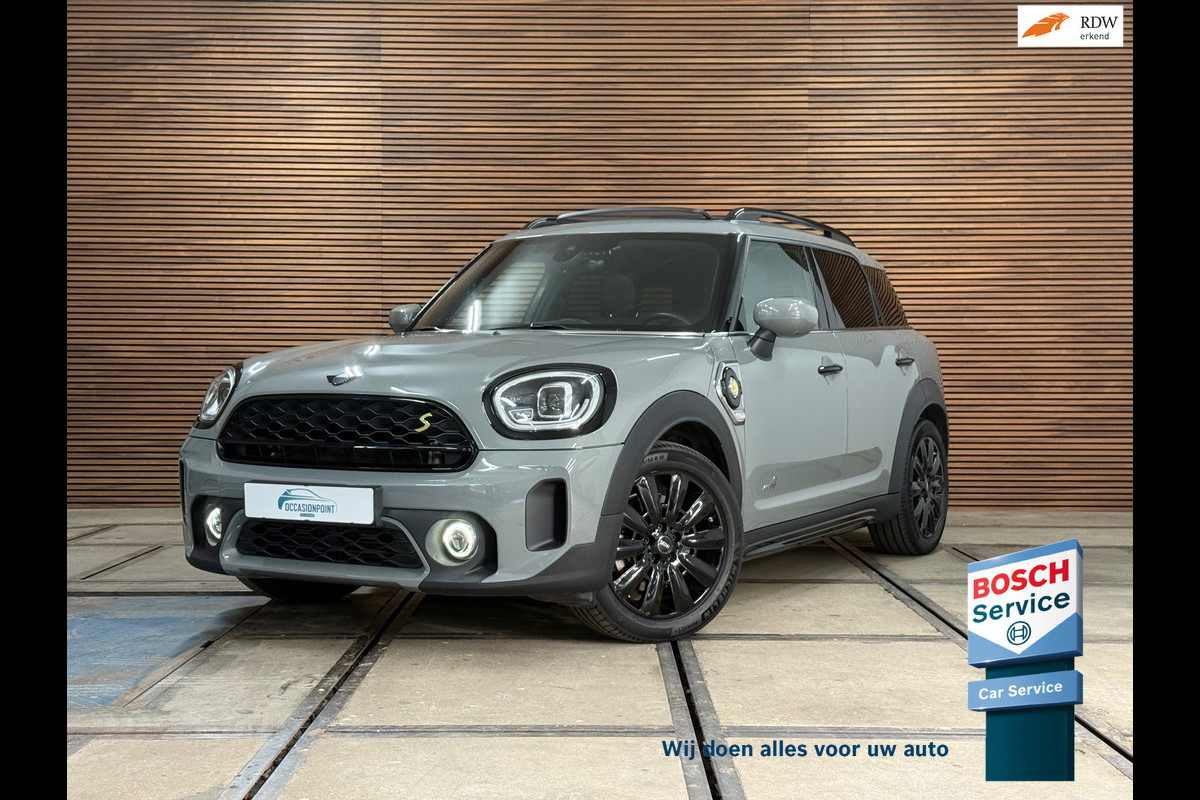 MINI Countryman 2.0 Cooper S E ALL4 | Pano | Sportstoelen | LED | Camera | 18inch | Privacy Glass | Navi