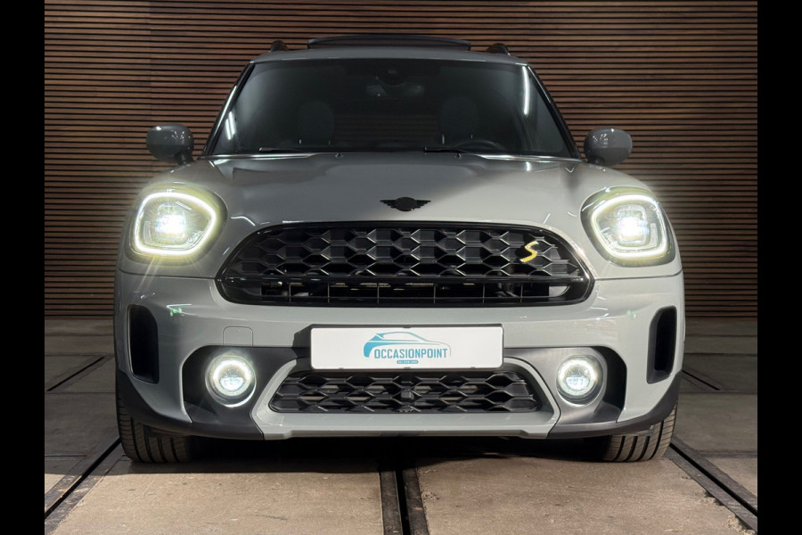 MINI Countryman 2.0 Cooper S E ALL4 | Pano | Sportstoelen | LED | Camera | 18inch | Privacy Glass | Navi
