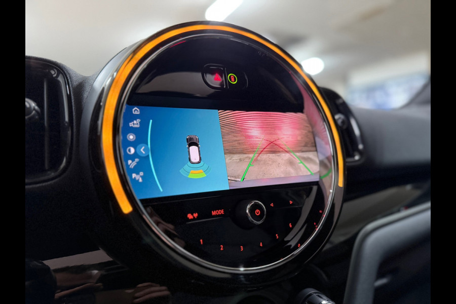 MINI Countryman 2.0 Cooper S E ALL4 | Pano | Sportstoelen | LED | Camera | 18inch | Privacy Glass | Navi