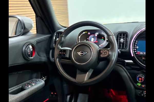 MINI Countryman 2.0 Cooper S E ALL4 | Pano | Sportstoelen | LED | Camera | 18inch | Privacy Glass | Navi