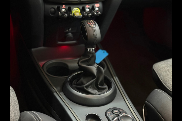 MINI Countryman 2.0 Cooper S E ALL4 | Pano | Sportstoelen | LED | Camera | 18inch | Privacy Glass | Navi