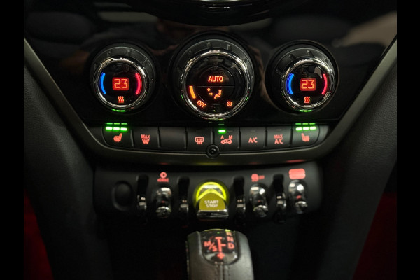 MINI Countryman 2.0 Cooper S E ALL4 | Pano | Sportstoelen | LED | Camera | 18inch | Privacy Glass | Navi