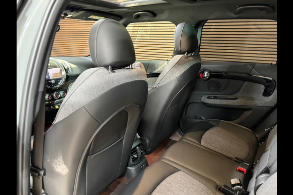 MINI Countryman 2.0 Cooper S E ALL4 | Pano | Sportstoelen | LED | Camera | 18inch | Privacy Glass | Navi