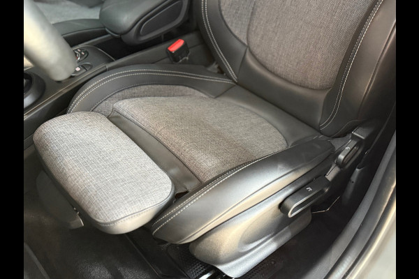 MINI Countryman 2.0 Cooper S E ALL4 | Pano | Sportstoelen | LED | Camera | 18inch | Privacy Glass | Navi