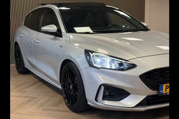 Ford Focus 1.0 EcoBoost ST Line PANO NAVI PDC LED B&O SOUND KEYLESS PDC V+A