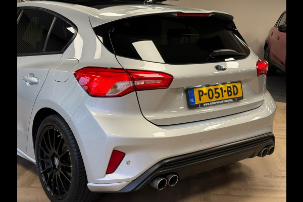 Ford Focus 1.0 EcoBoost ST Line PANO NAVI PDC LED B&O SOUND KEYLESS PDC V+A