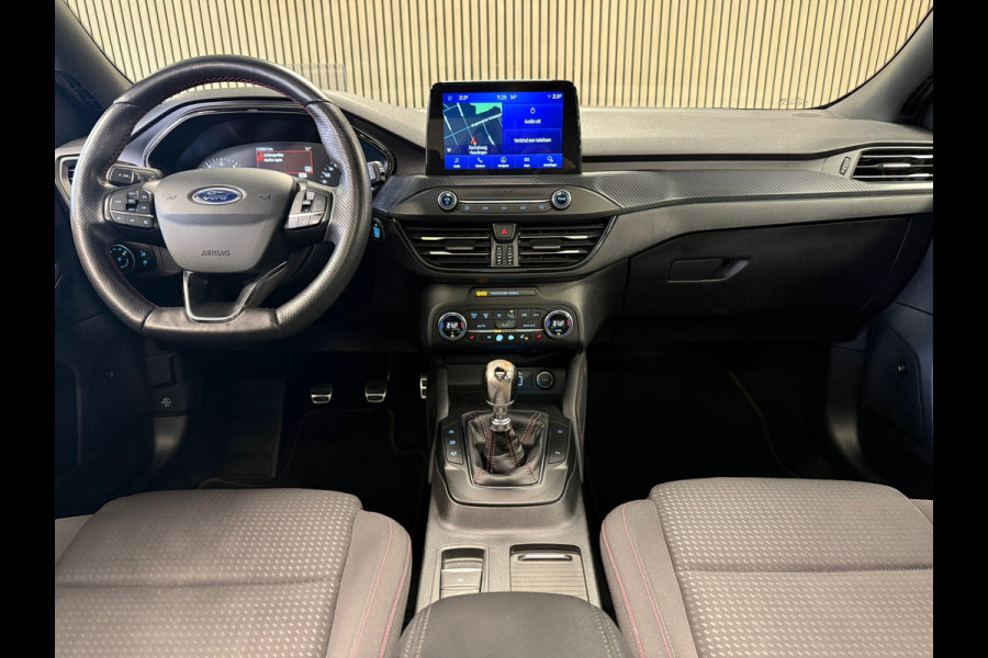 Ford Focus 1.0 EcoBoost ST Line PANO NAVI PDC LED B&O SOUND KEYLESS PDC V+A