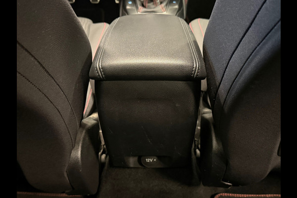 Ford Focus 1.0 EcoBoost ST Line PANO NAVI PDC LED B&O SOUND KEYLESS PDC V+A