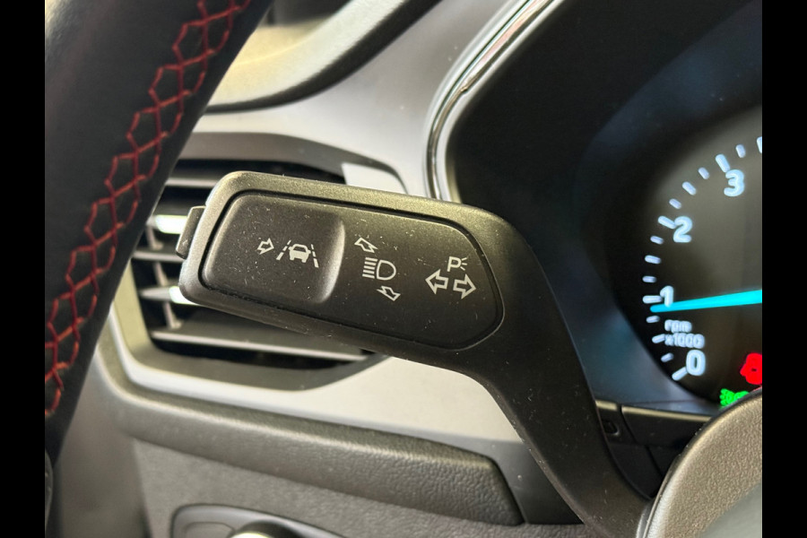 Ford Focus 1.0 EcoBoost ST Line PANO NAVI PDC LED B&O SOUND KEYLESS PDC V+A