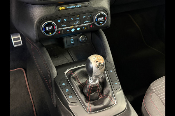 Ford Focus 1.0 EcoBoost ST Line PANO NAVI PDC LED B&O SOUND KEYLESS PDC V+A