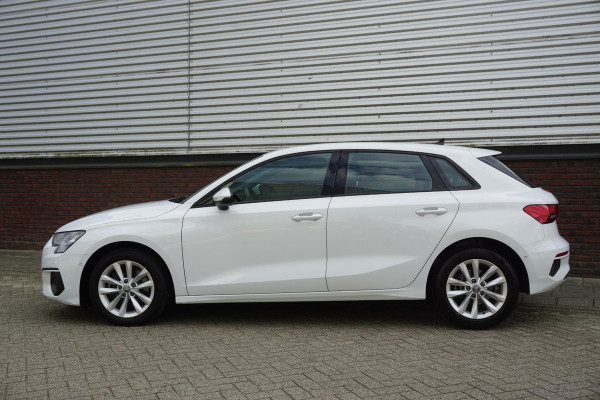 Audi A3 Sportback 35 TFSI150PK/Digitaal Dashboard/Camera/Automatisch inparkeer hulpsysteem.